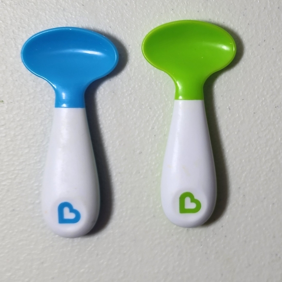 Munchkin Scooper' Spoons, 2PC in Blue/Green - Picture 2 of 3